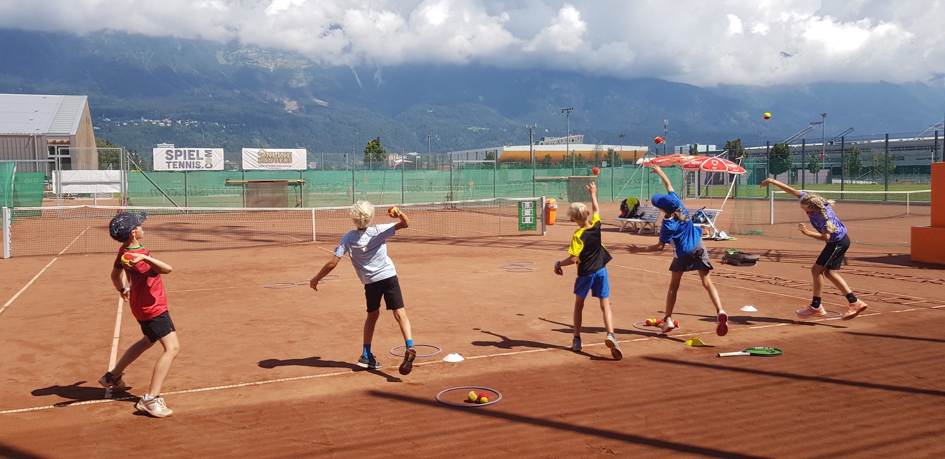 Tenniscamp für Kinder Ballwerfen